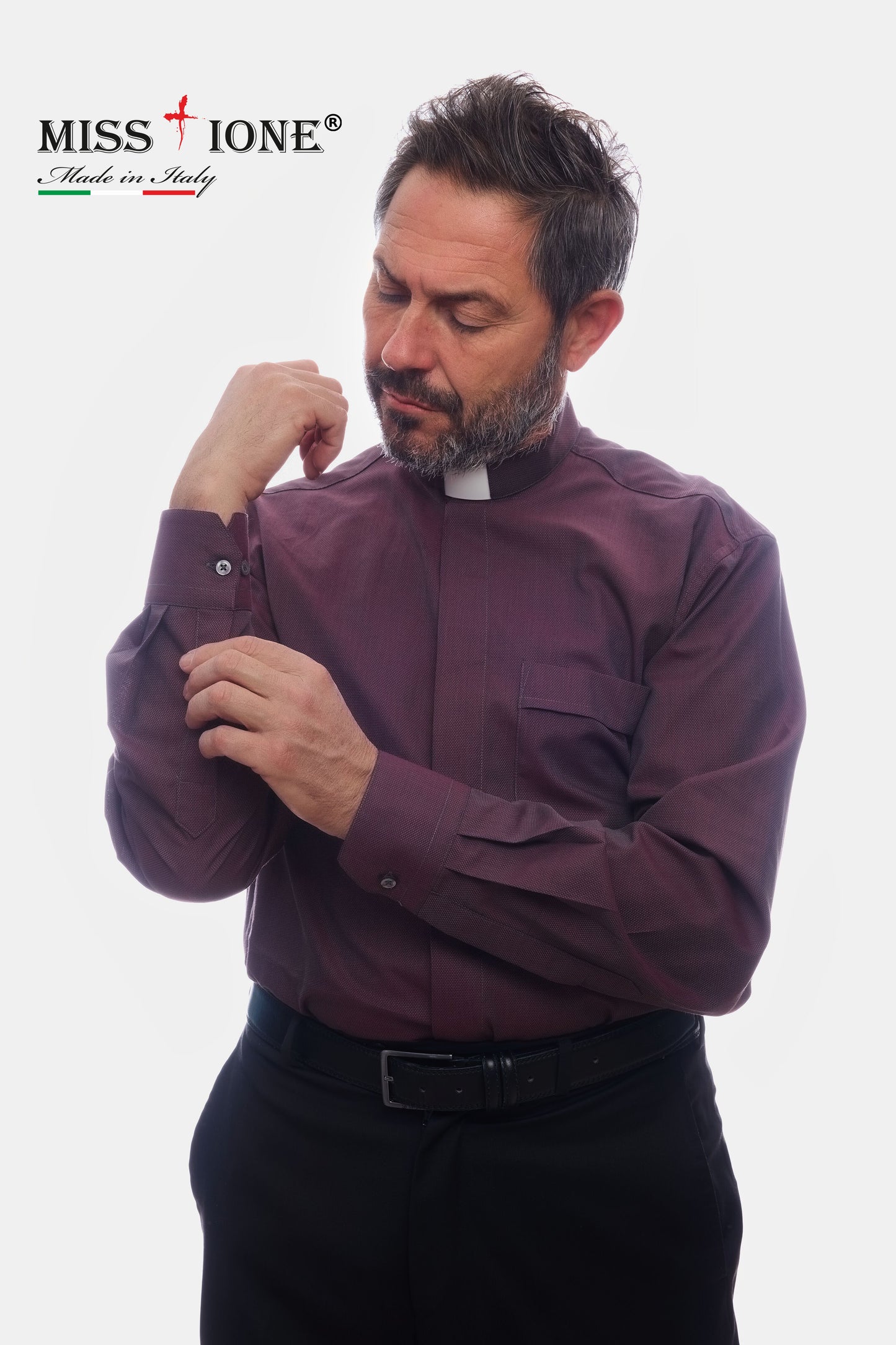 ART.QN. OP. 110 DIS. 100/A Camicia  manica lunga Clergy 100%Cotone   colore BORDEAUX  particolare cangiante Riferito a colore che cambia sfumatura a seconda della diversa incidenza della luce